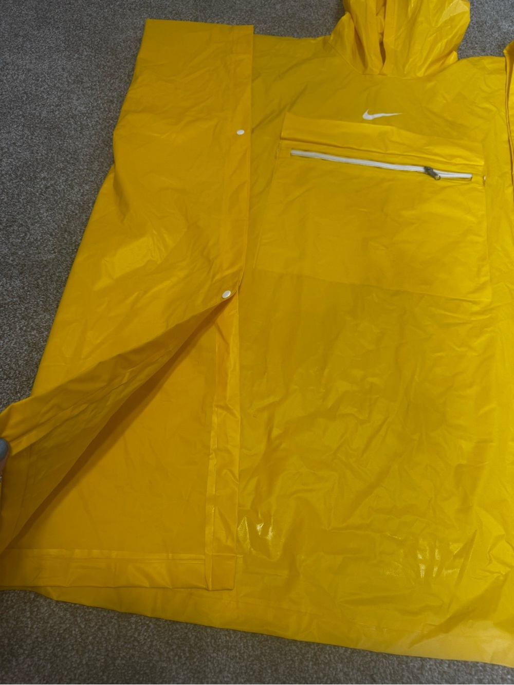 Unisex Nike Yellow Hooded Rain Poncho Snap Sides Zipper Pocket One Size - Picture 4 of 5